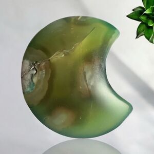 Green Flower Agate Crescent Moon‎ Carving (2)